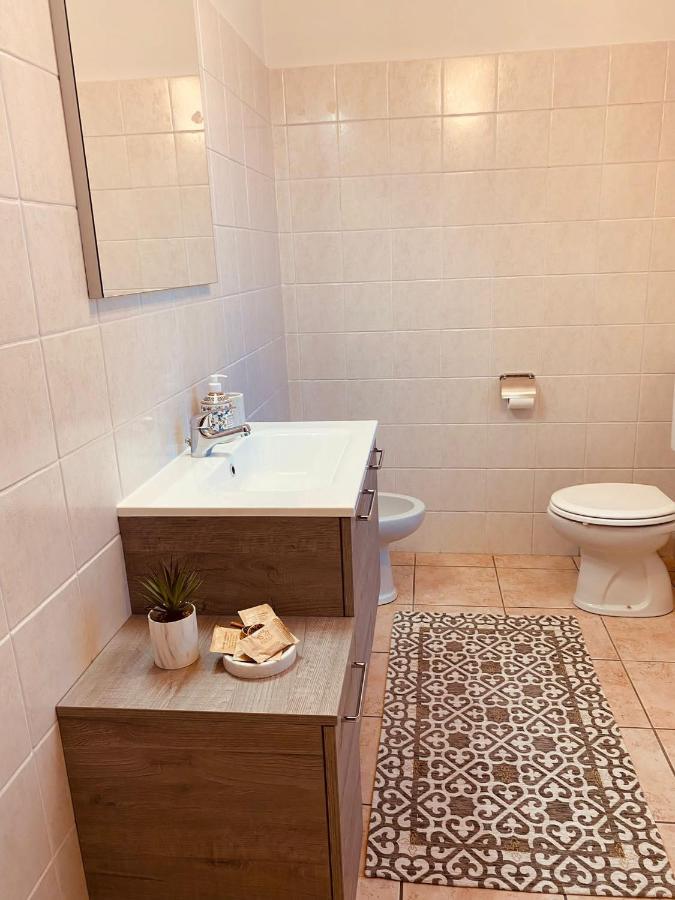 Corte 22 B&B E Appartamenti Borgomanero Esterno foto