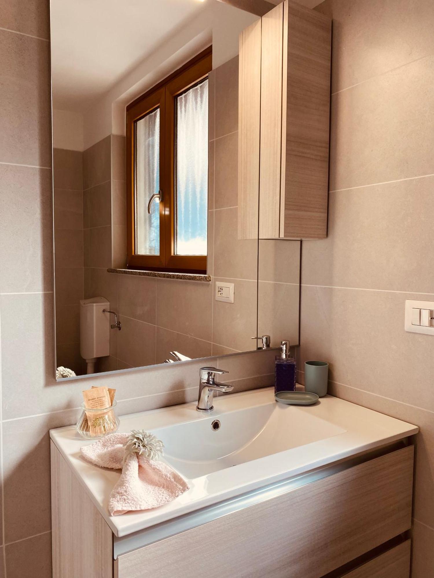 Corte 22 B&B E Appartamenti Borgomanero Esterno foto